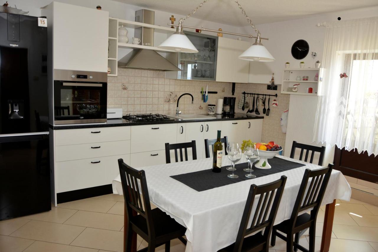 Apartment Rita Senj  Buitenkant foto