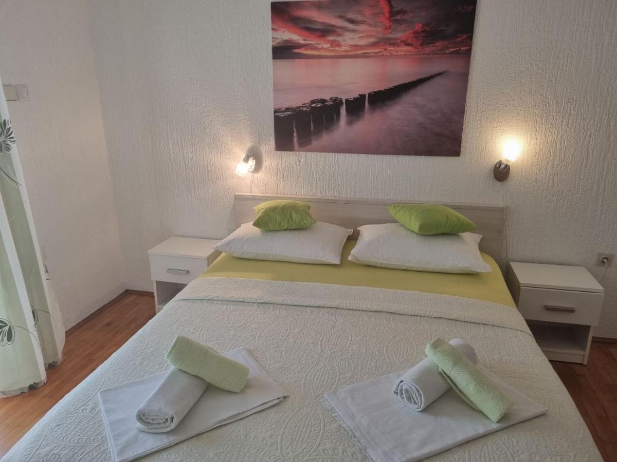Apartment Rita Senj  Buitenkant foto
